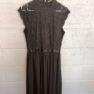 Women’s formal dress size large